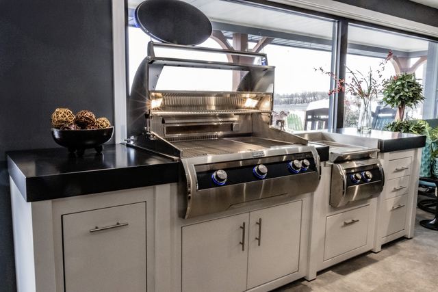 Outdoor kitchen and built-in grill displays